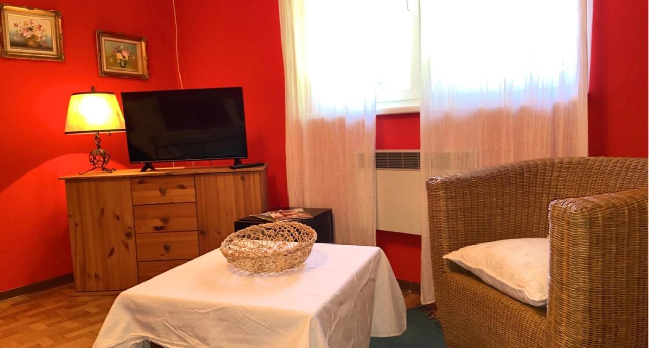 Gemütliches Zimmer im Innenhof Jois Exterior foto
