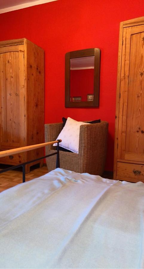 Gemütliches Zimmer im Innenhof Jois Habitación foto